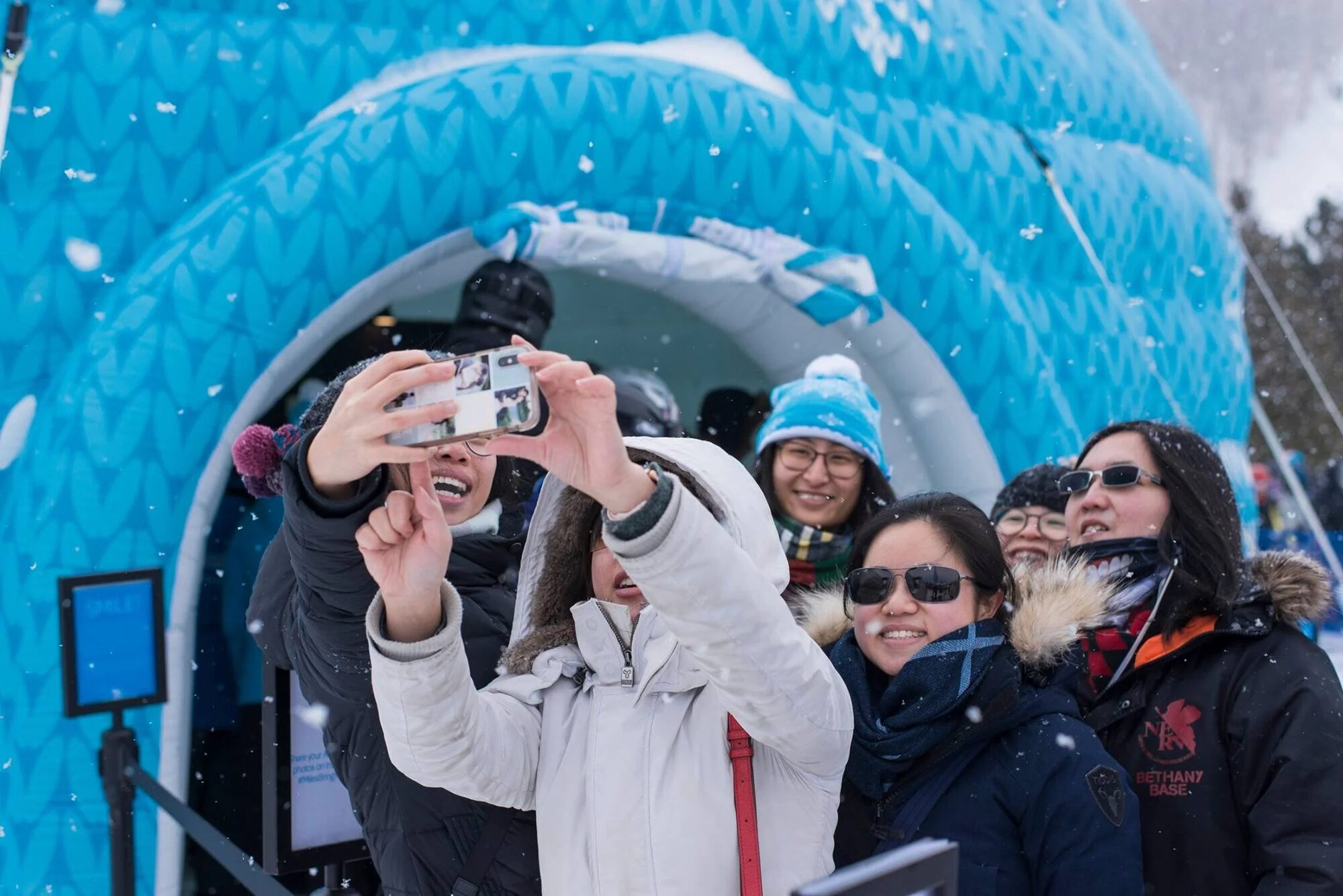 Air Miles Holiday Toque Tour